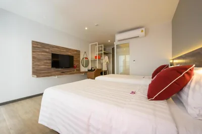 Deluxe Tweepersoonskamer met 1 of 2 Bedden — Tour De Phuket Hotel